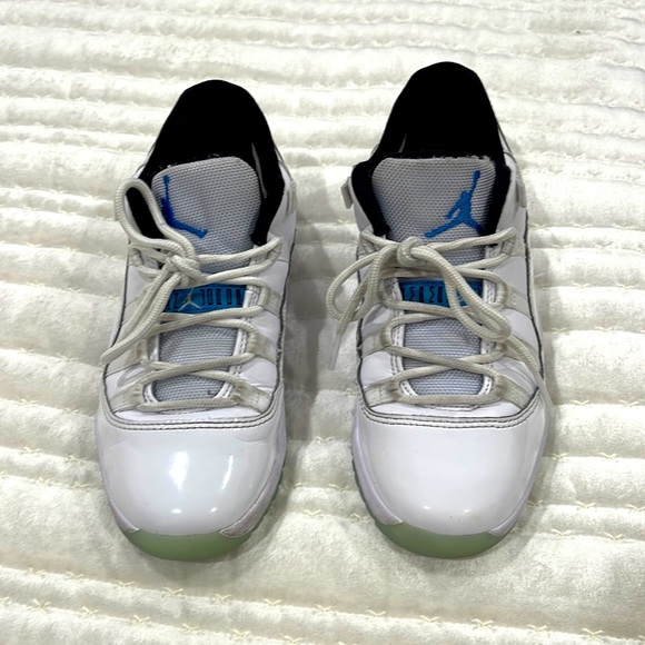 Jordan 11 Retro Low Legend Blue GS Kids White Blue Casual Sneakers 5289896-117 - Picture 3 of 9